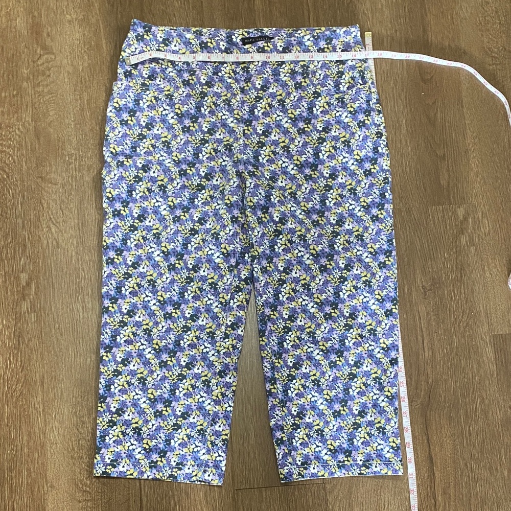 Women’s 10 Floral Napa valley Capris flower power 4 pockets